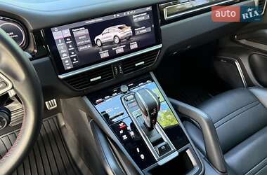 Позашляховик / Кросовер Porsche Cayenne 2019 в 