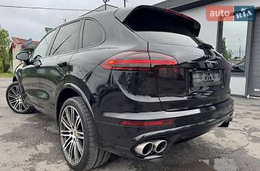 Внедорожник / Кроссовер Porsche Cayenne 2015 в 