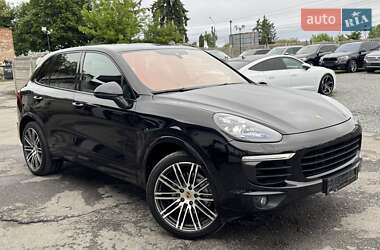 Внедорожник / Кроссовер Porsche Cayenne 2015 в 