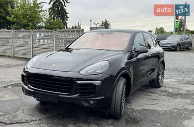 Внедорожник / Кроссовер Porsche Cayenne 2015 в 
