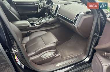 Внедорожник / Кроссовер Porsche Cayenne 2015 в 