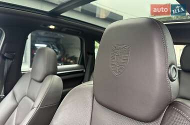 Внедорожник / Кроссовер Porsche Cayenne 2015 в 