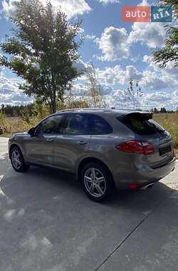 Внедорожник / Кроссовер Porsche Cayenne 2010 в 