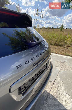 Внедорожник / Кроссовер Porsche Cayenne 2010 в 