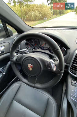 Внедорожник / Кроссовер Porsche Cayenne 2010 в 