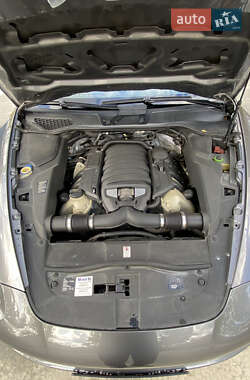Внедорожник / Кроссовер Porsche Cayenne 2010 в 