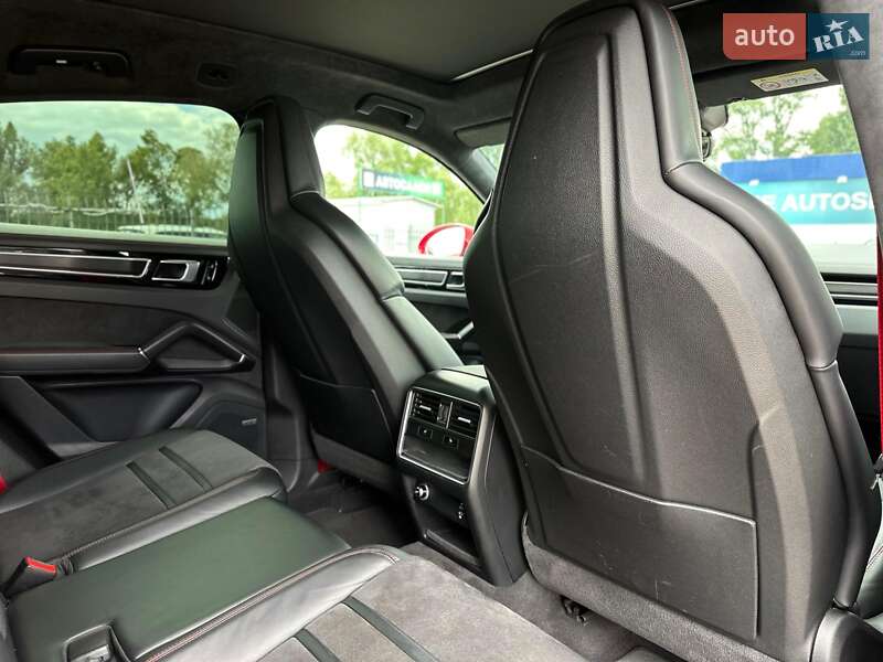 Позашляховик / Кросовер Porsche Cayenne 2021 в Києві