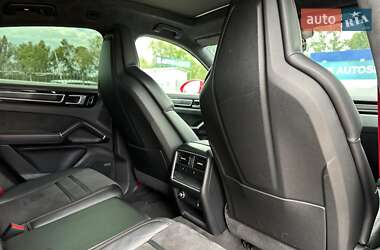 Внедорожник / Кроссовер Porsche Cayenne 2021 в 