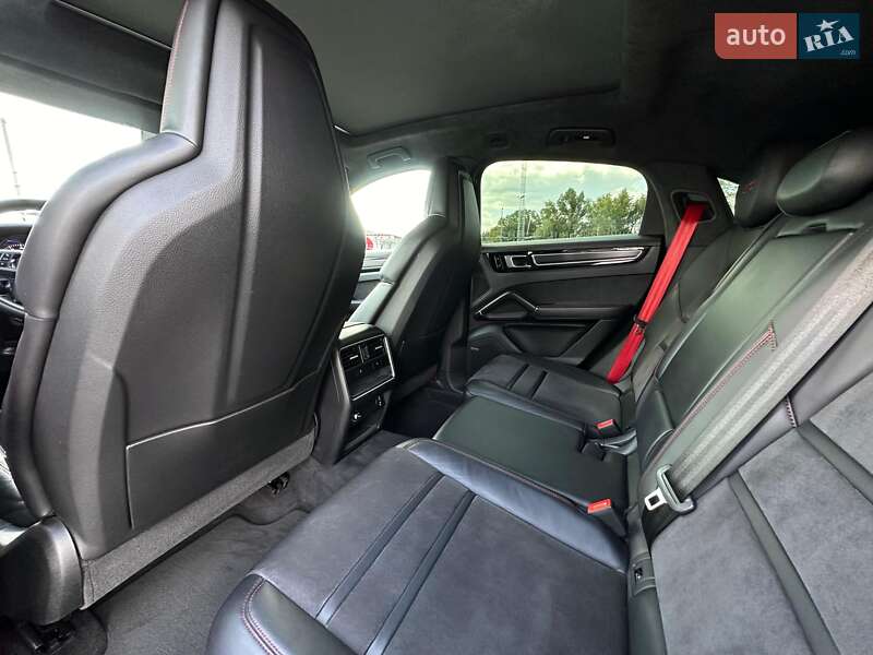 Позашляховик / Кросовер Porsche Cayenne 2021 в Києві
