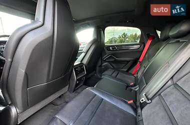 Внедорожник / Кроссовер Porsche Cayenne 2021 в 