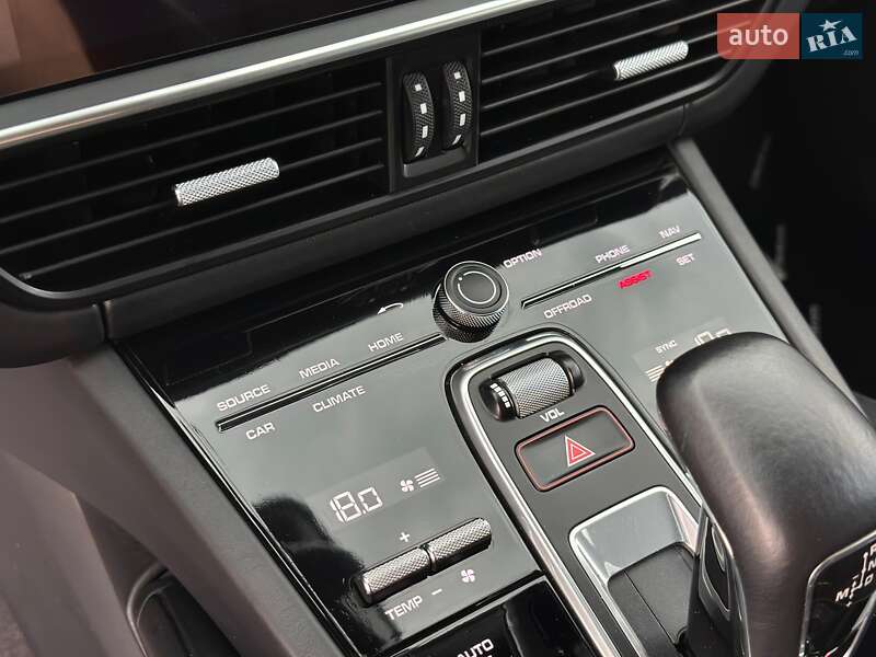 Позашляховик / Кросовер Porsche Cayenne 2021 в Києві