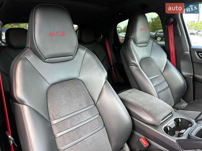 Позашляховик / Кросовер Porsche Cayenne 2021 в Києві