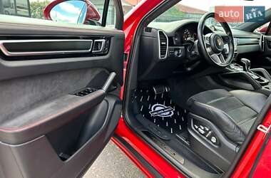 Внедорожник / Кроссовер Porsche Cayenne 2021 в 