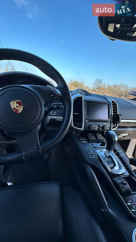 Внедорожник / Кроссовер Porsche Cayenne 2012 в Ирпене
