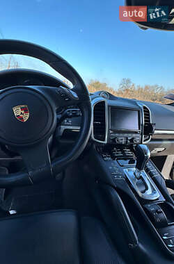 Позашляховик / Кросовер Porsche Cayenne 2012 в 