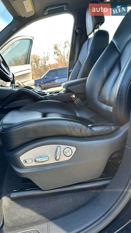 Внедорожник / Кроссовер Porsche Cayenne 2012 в Ирпене