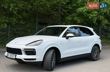Внедорожник / Кроссовер Porsche Cayenne 2021 в 