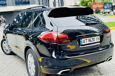 Внедорожник / Кроссовер Porsche Cayenne 2011 в 