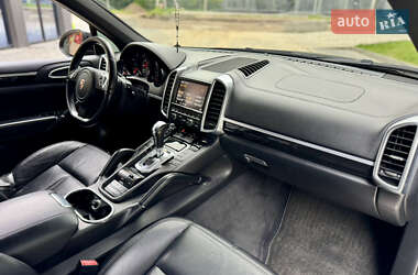 Внедорожник / Кроссовер Porsche Cayenne 2011 в 