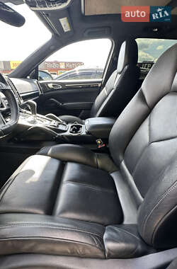 Внедорожник / Кроссовер Porsche Cayenne 2013 в 