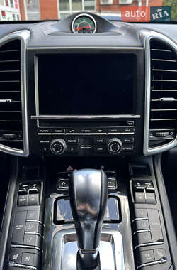 Внедорожник / Кроссовер Porsche Cayenne 2013 в 