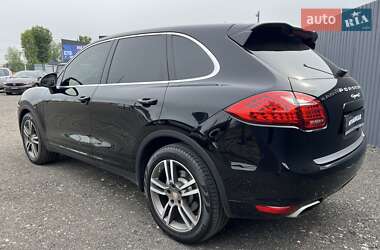 Позашляховик / Кросовер Porsche Cayenne 2010 в 