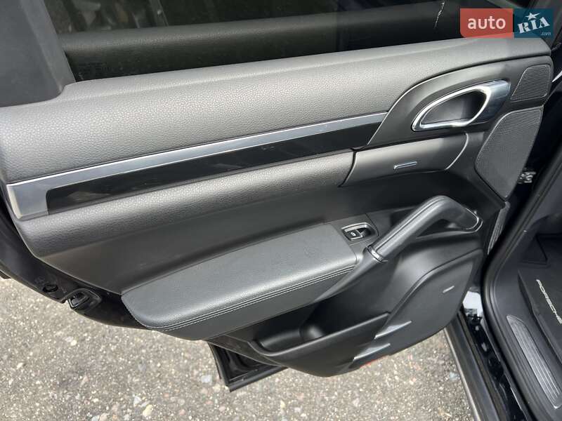 Внедорожник / Кроссовер Porsche Cayenne 2010 в Киеве фото 17 Внедорожник / Кроссовер Porsche Cayenne 2010 в Киеве