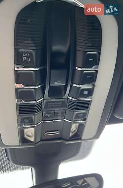 Позашляховик / Кросовер Porsche Cayenne 2010 в 