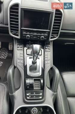 Позашляховик / Кросовер Porsche Cayenne 2010 в 