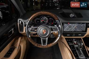 Позашляховик / Кросовер Porsche Cayenne 2020 в 