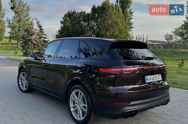 Внедорожник / Кроссовер Porsche Cayenne 2020 в 