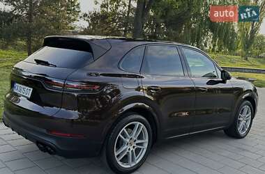 Внедорожник / Кроссовер Porsche Cayenne 2020 в 