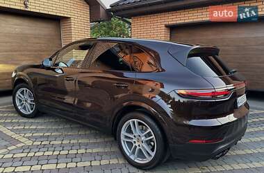Внедорожник / Кроссовер Porsche Cayenne 2020 в 