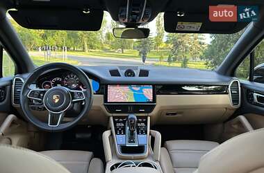 Внедорожник / Кроссовер Porsche Cayenne 2020 в 