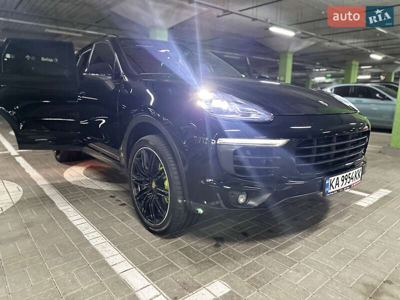 Позашляховик / Кросовер Porsche Cayenne 2015 в Києві
