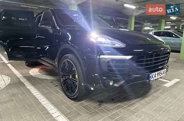 Позашляховик / Кросовер Porsche Cayenne 2015 в 