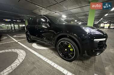 Позашляховик / Кросовер Porsche Cayenne 2015 в 