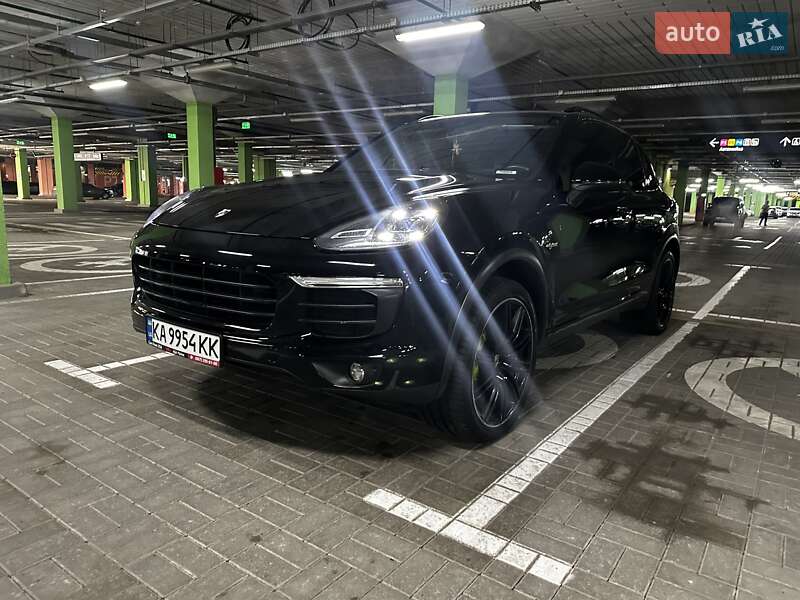 Позашляховик / Кросовер Porsche Cayenne 2015 в Києві