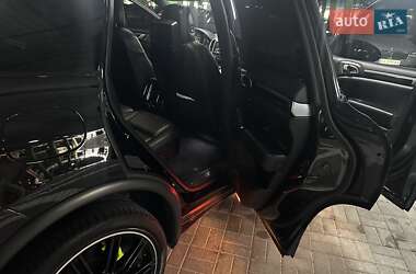 Позашляховик / Кросовер Porsche Cayenne 2015 в 