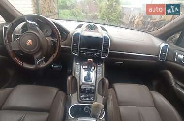 Внедорожник / Кроссовер Porsche Cayenne 2012 в 