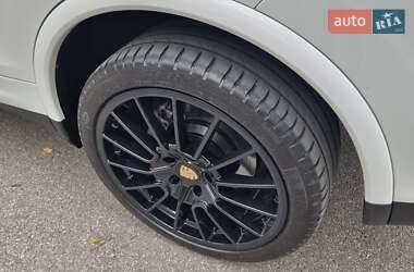Внедорожник / Кроссовер Porsche Cayenne 2013 в 