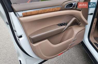 Внедорожник / Кроссовер Porsche Cayenne 2013 в 