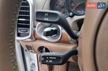 Внедорожник / Кроссовер Porsche Cayenne 2013 в 