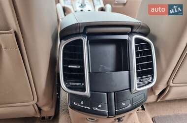 Внедорожник / Кроссовер Porsche Cayenne 2013 в 