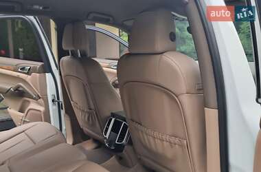 Внедорожник / Кроссовер Porsche Cayenne 2013 в 