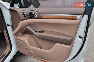 Внедорожник / Кроссовер Porsche Cayenne 2013 в 