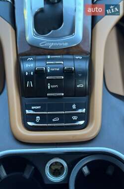 Внедорожник / Кроссовер Porsche Cayenne 2013 в 