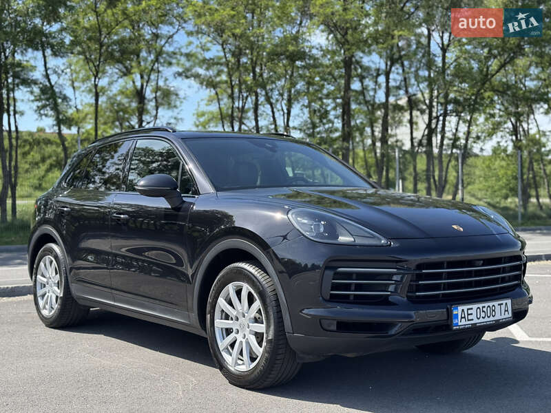 Внедорожник / Кроссовер Porsche Cayenne 2017 в 