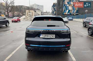 Внедорожник / Кроссовер Porsche Cayenne 2019 в 