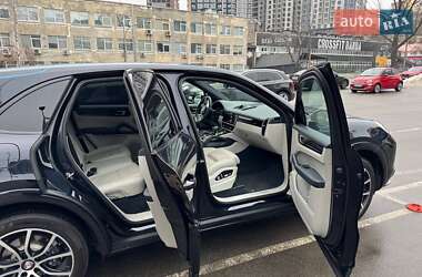 Внедорожник / Кроссовер Porsche Cayenne 2019 в 
